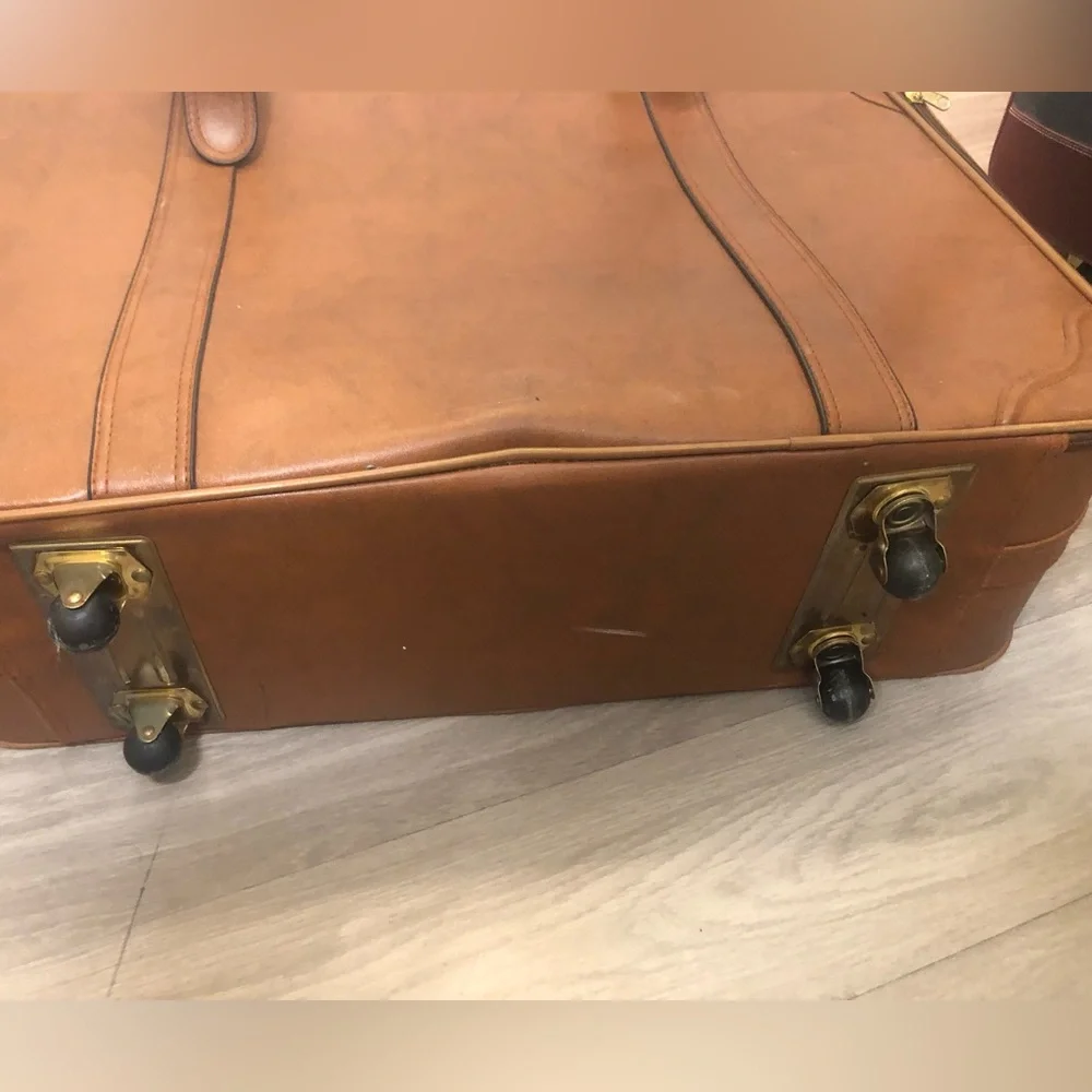 VINTAGE BRAND LUGGAGE 🧳